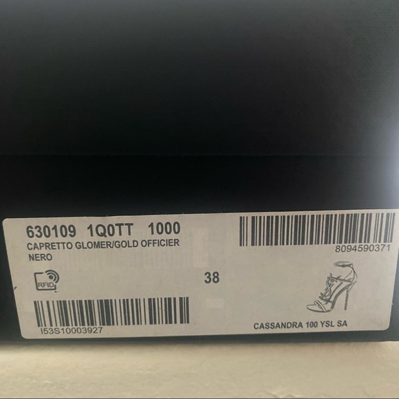 Size 8, literally worn twice, comes with everything in the pic, authentic - Picture 2 of 8